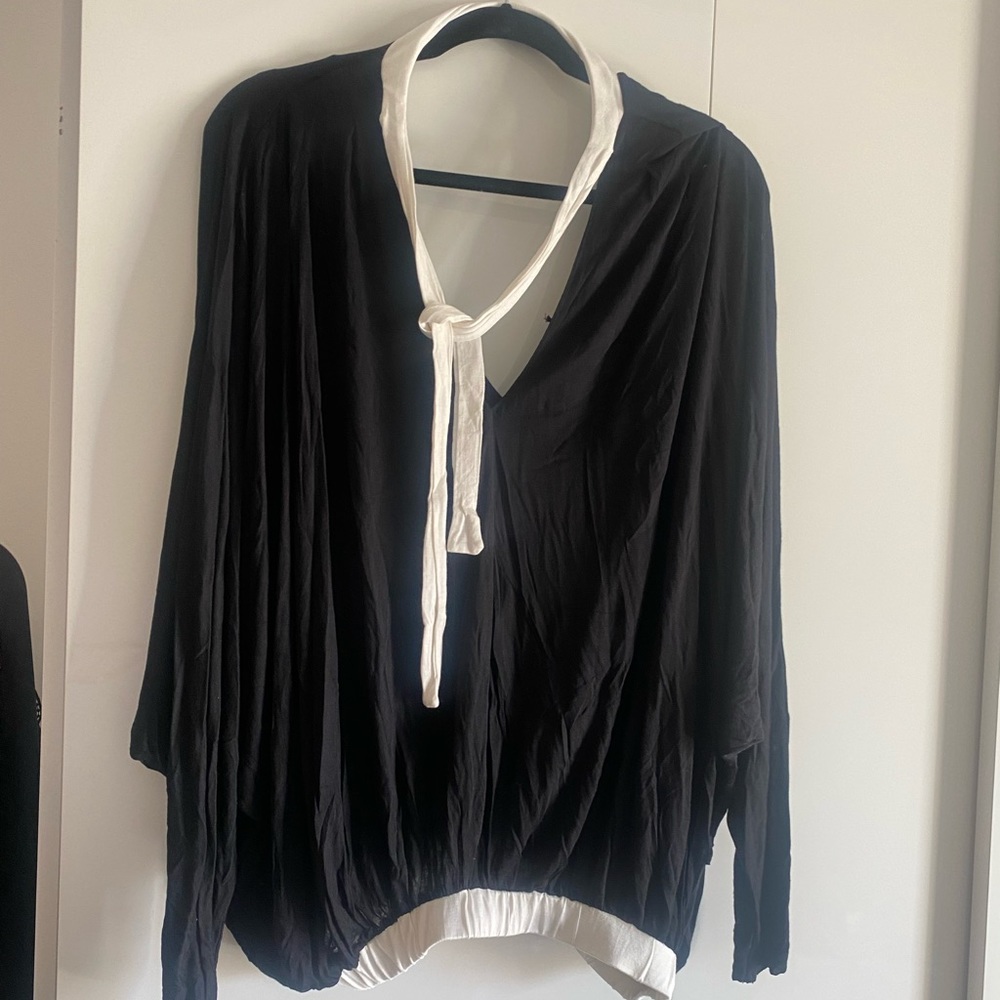 Peace Love World Black Gathered Double V NWT L